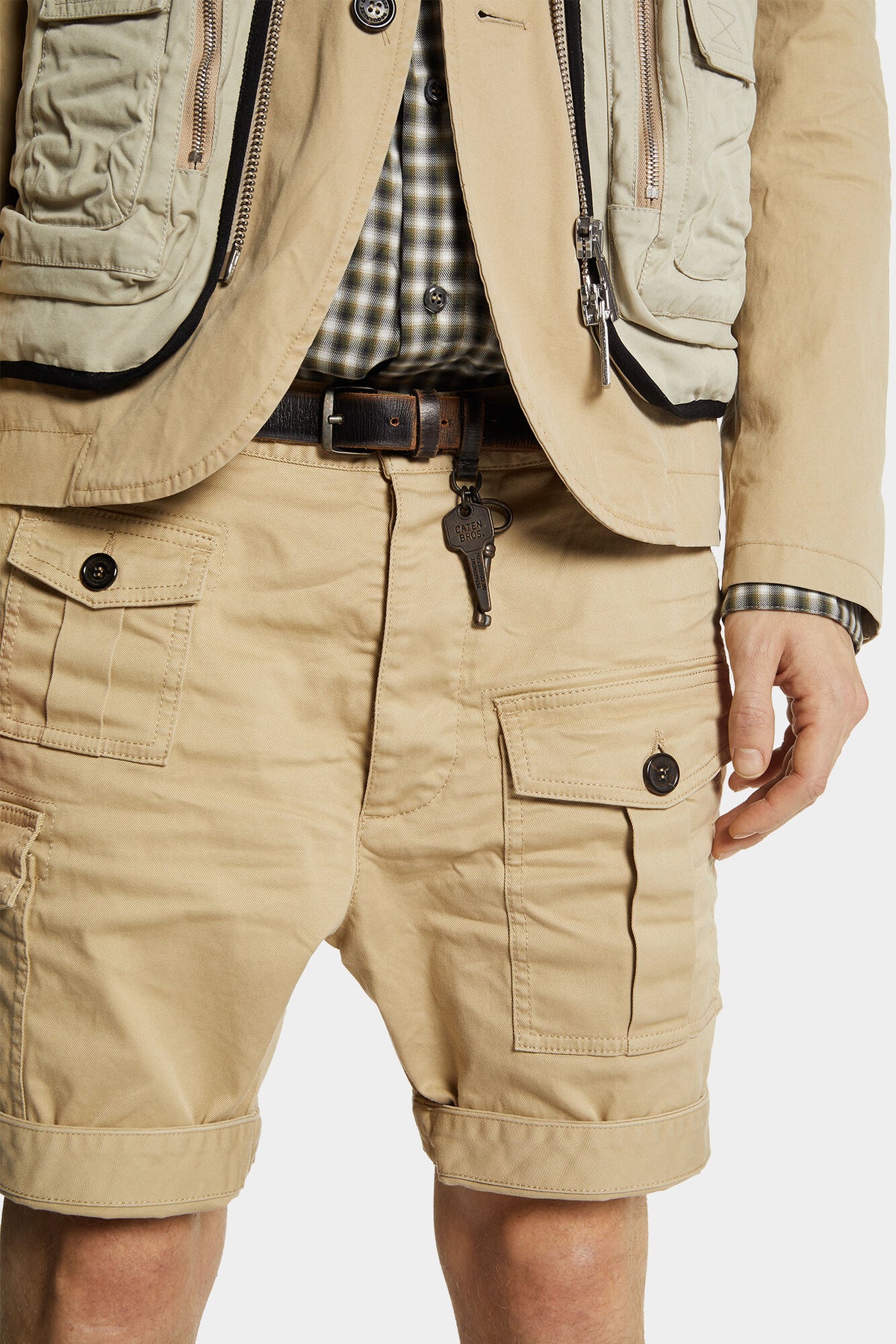 DSQUARED2 SEXY CARGO SHORTS BEIGE — vista 5