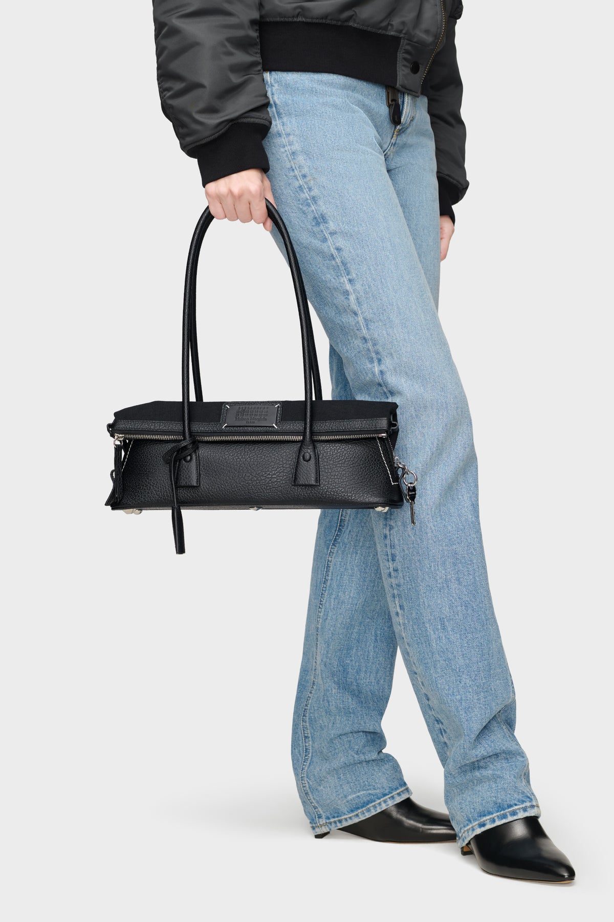 MAISON MARGIELA 5AC SHOULDER EAST WEST BLACK — vista 7
