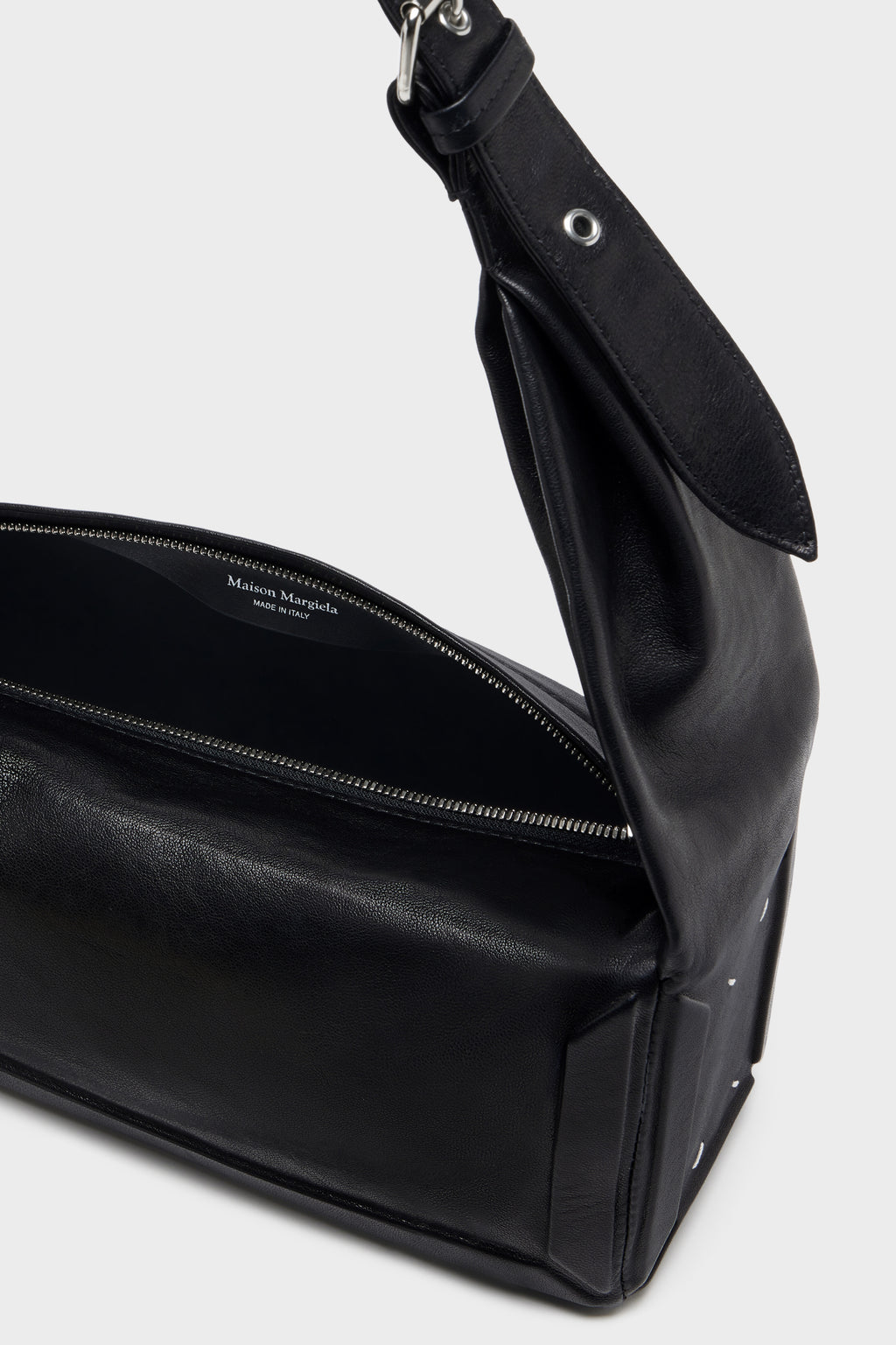 MAISON MARGIELA BOX BAG EAST WEST MEDIUM BLACK — vista 4