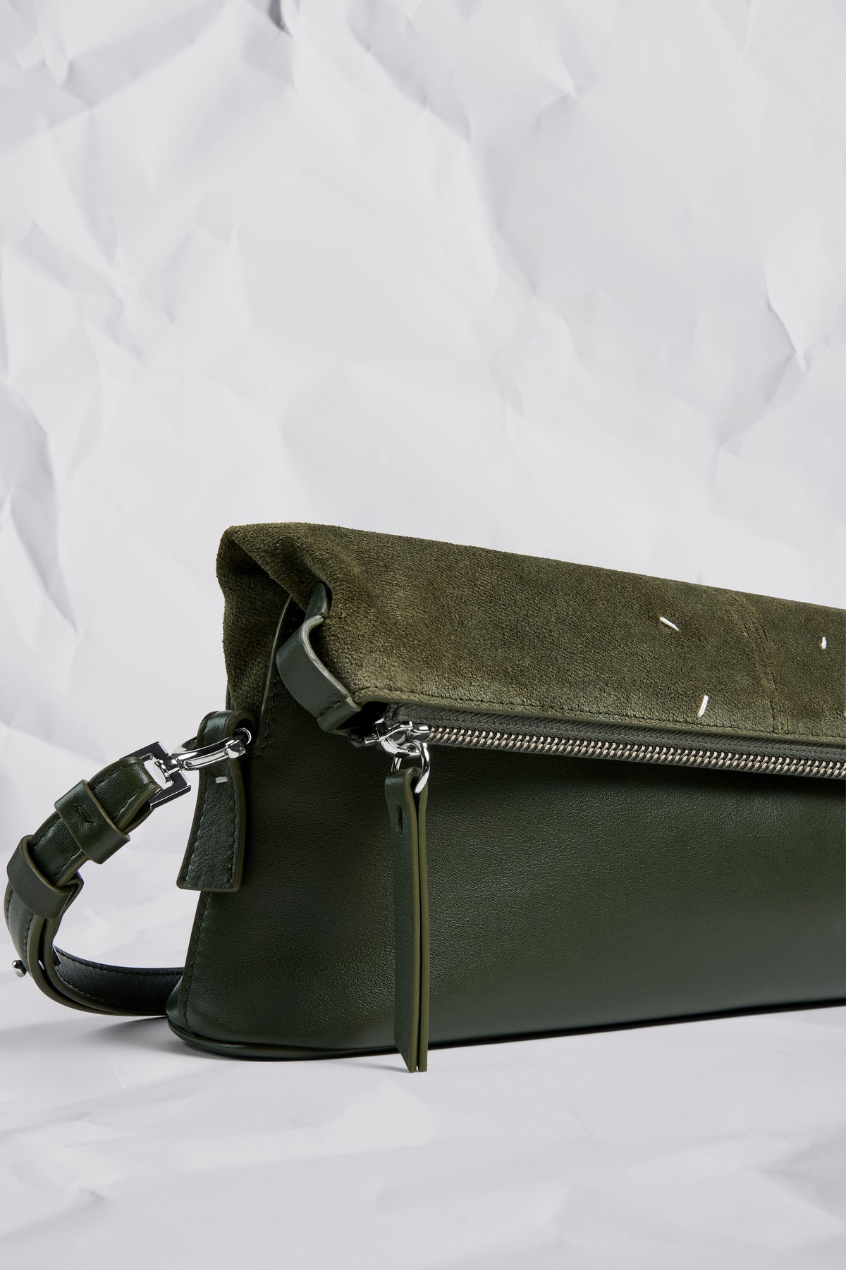 MAISON MARGIELA 5AC SOFT POUCH MILITARY GREEN — vista 4
