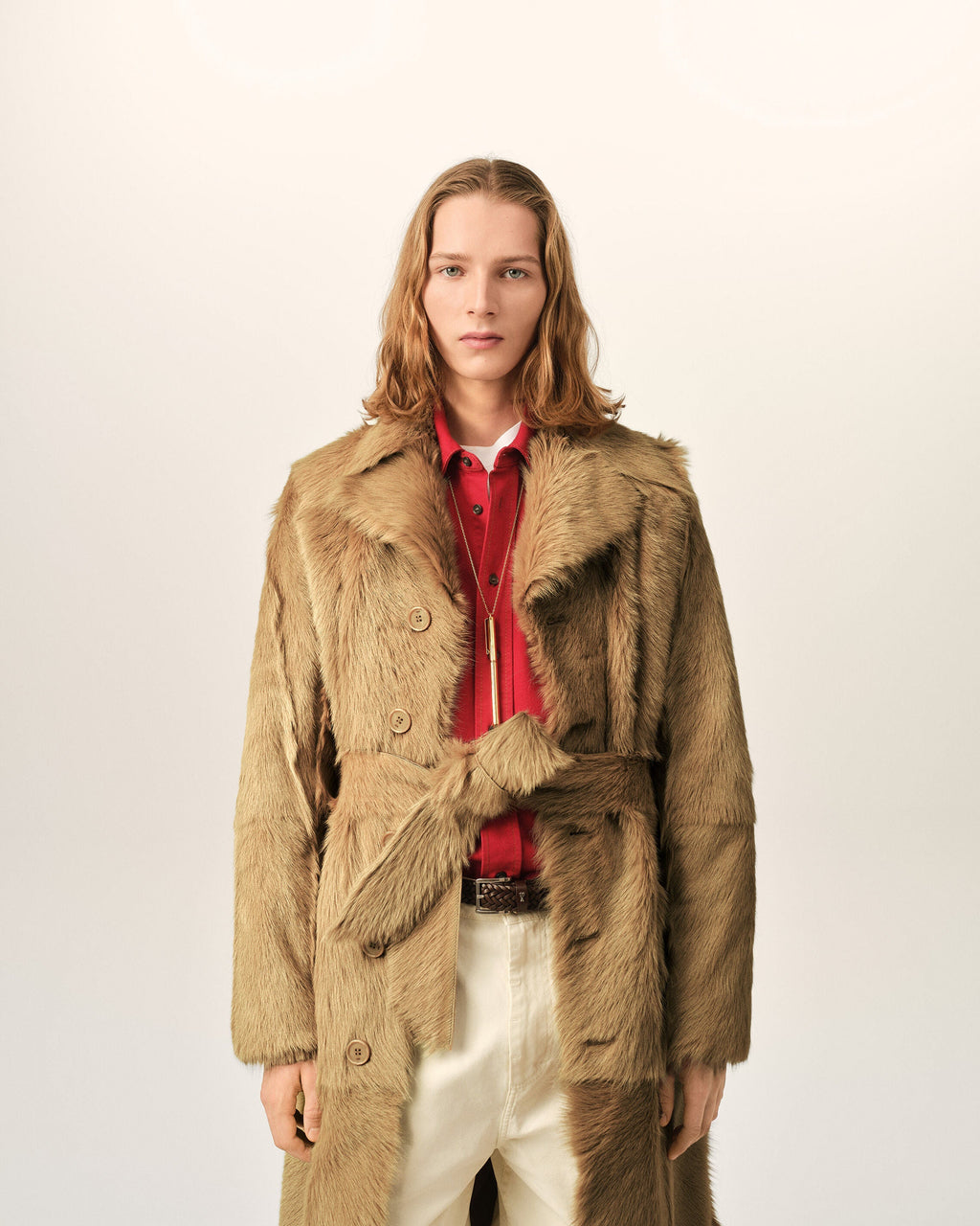 AMI PARIS LONG BEIGE GOAT LEATHER BELTED COAT — vista 3
