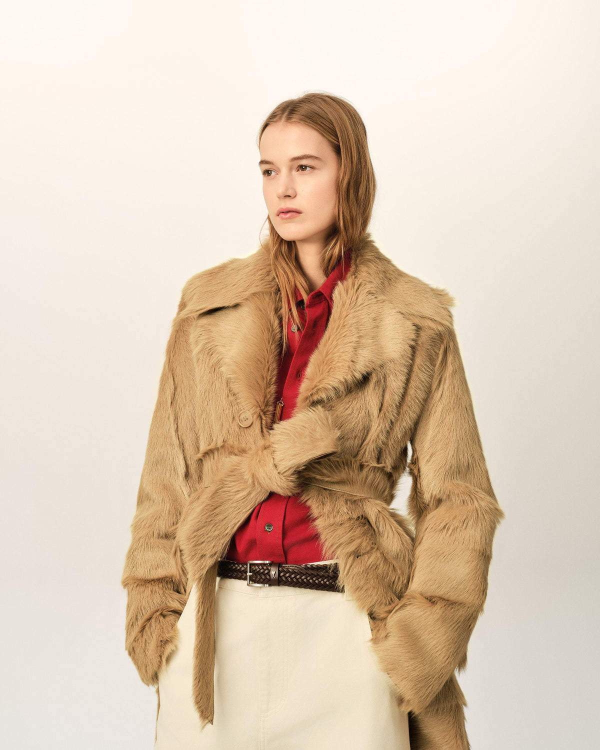 AMI PARIS LONG BEIGE GOAT LEATHER BELTED COAT — vista 9