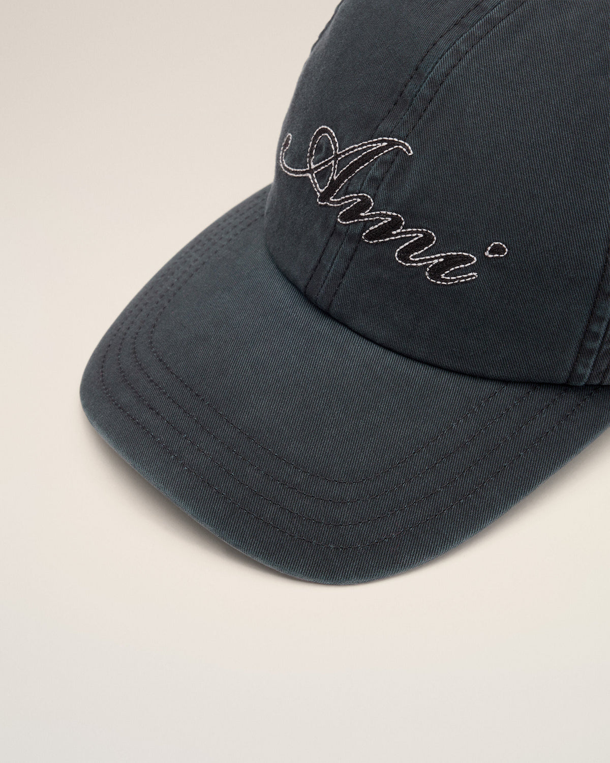 AMI PARIS BLACK COTTON CAP WITH AMI PARIS EMBROIDERY — vista 9