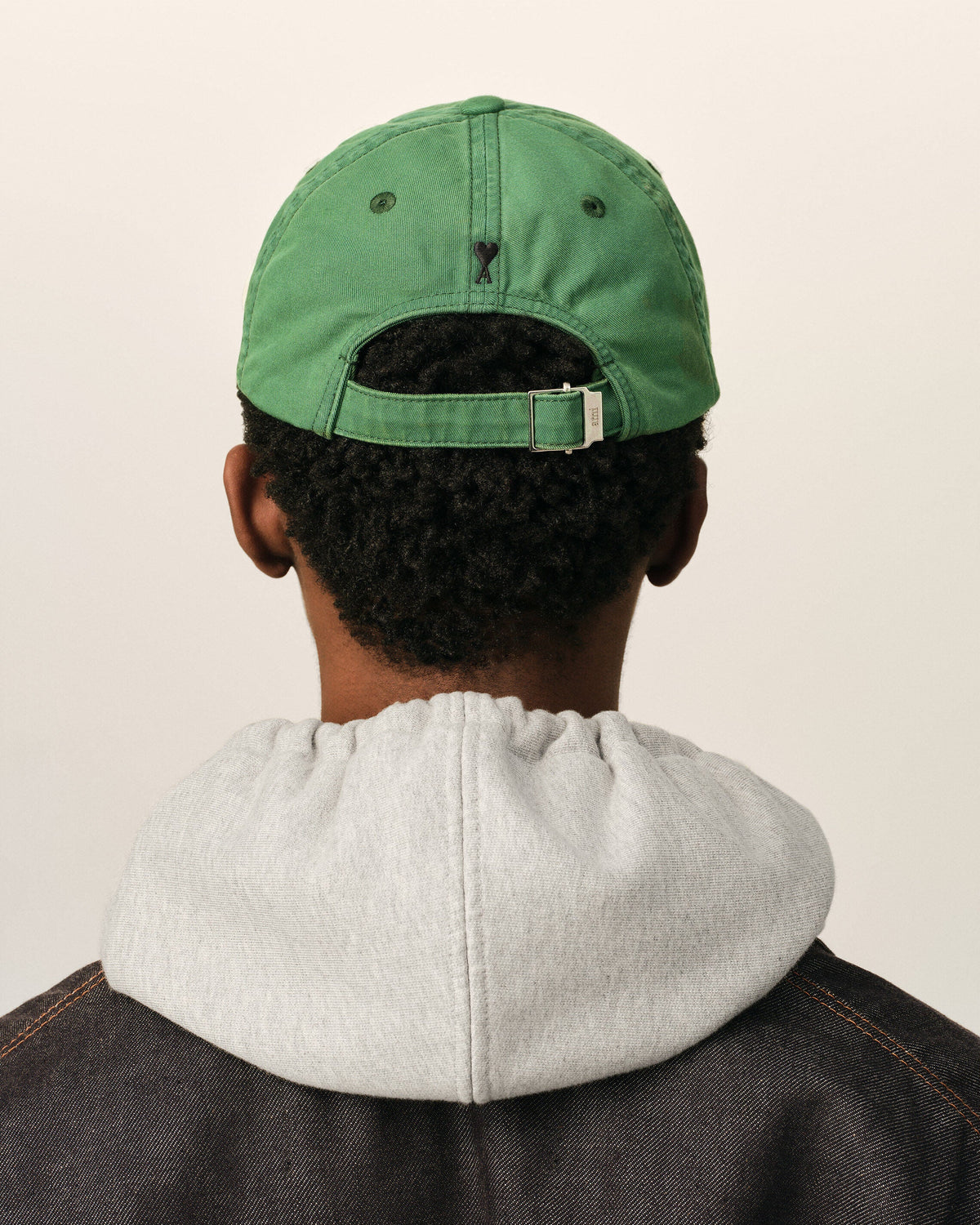 AMI PARIS GREEN COTTON "DON'T FORGET TO LOVE" CAP — vista 6