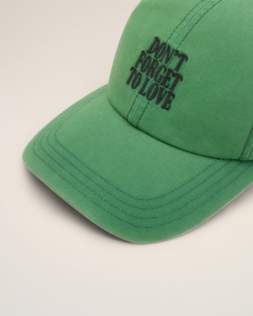 AMI PARIS GREEN COTTON "DON'T FORGET TO LOVE" CAP — vista 3