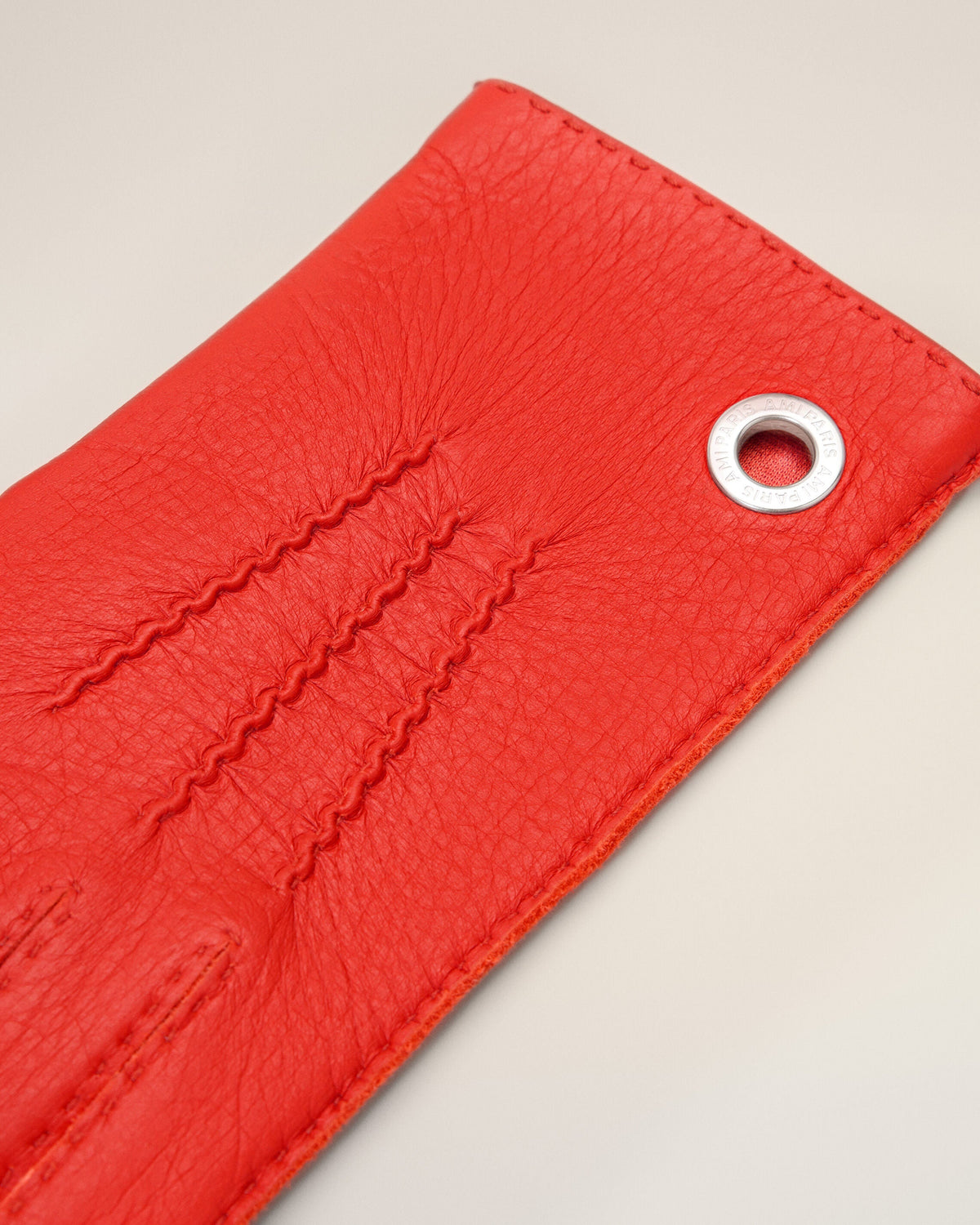AMI PARIS RED GRAINED LEATHER GLOVES — vista 6