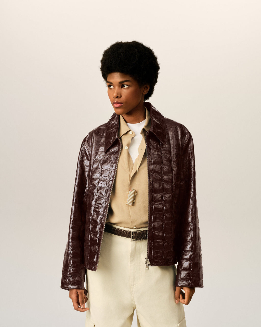 AMI PARIS BURGUNDY CROCODILE EMBOSSED COWHIDE LEATHER ZIPPED JACKET — vista 9