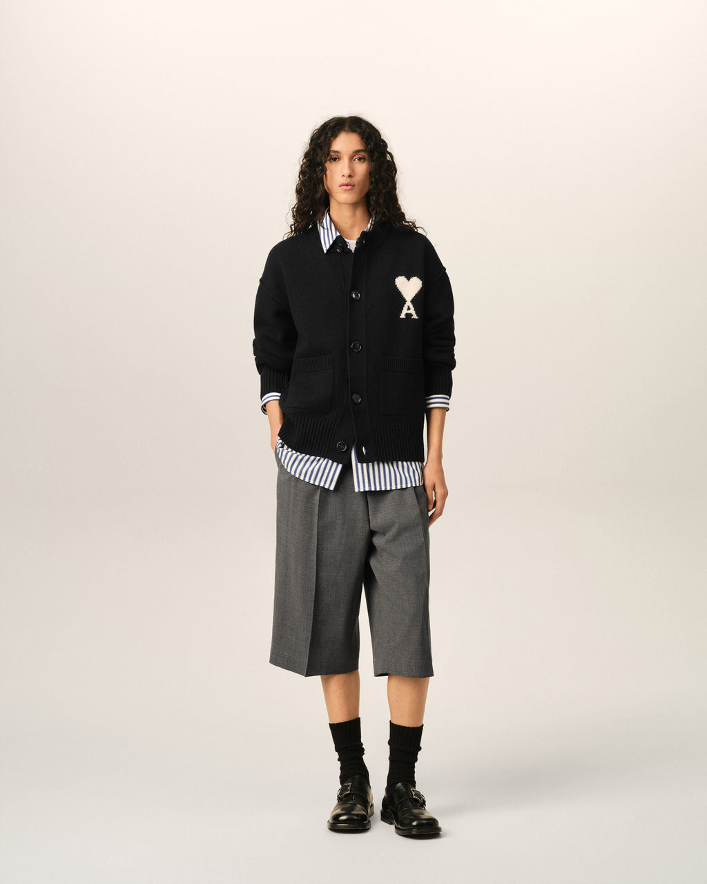 AMI PARIS BLACK CREWNECK WOOL CARDIGAN WITH AMI DE COEUR — vista 9