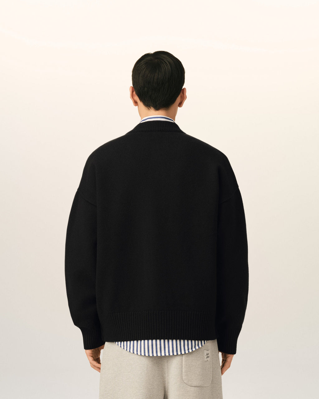 AMI PARIS BLACK CREWNECK WOOL CARDIGAN WITH AMI DE COEUR — vista 5