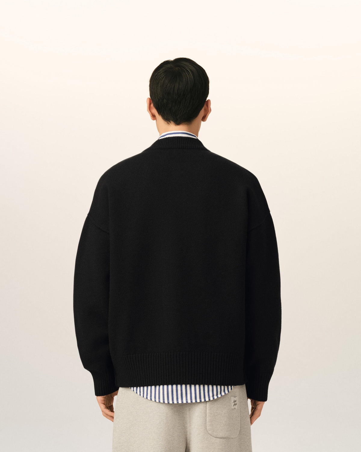 AMI PARIS BLACK CREWNECK WOOL CARDIGAN WITH AMI DE COEUR — vista 5