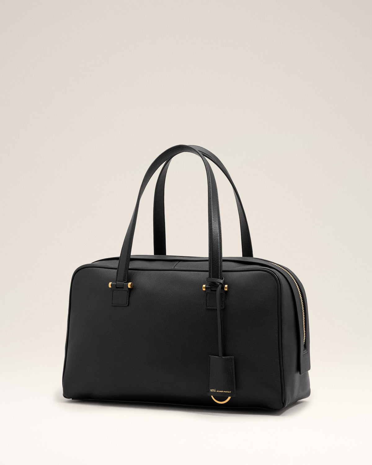 AMI PARIS BLACK COWHIDE LEATHER GEORGES BOWLING BAG — vista 9