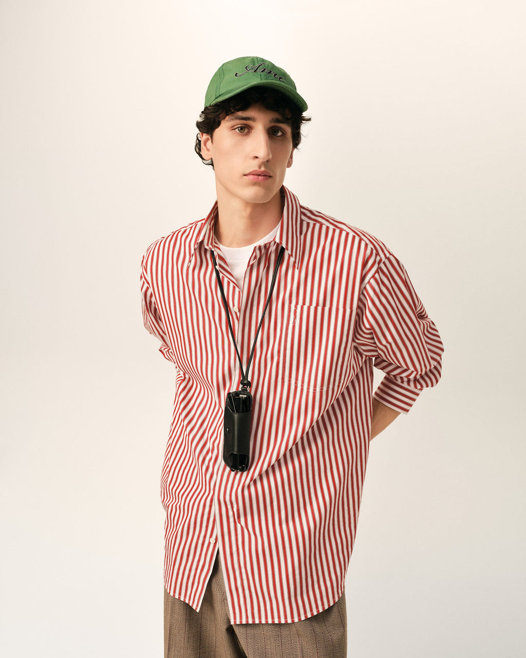 AMI PARIS RED LARGE STRIPED SHIRT WITH EMBOSSED AMI DE COEUR — vista 2