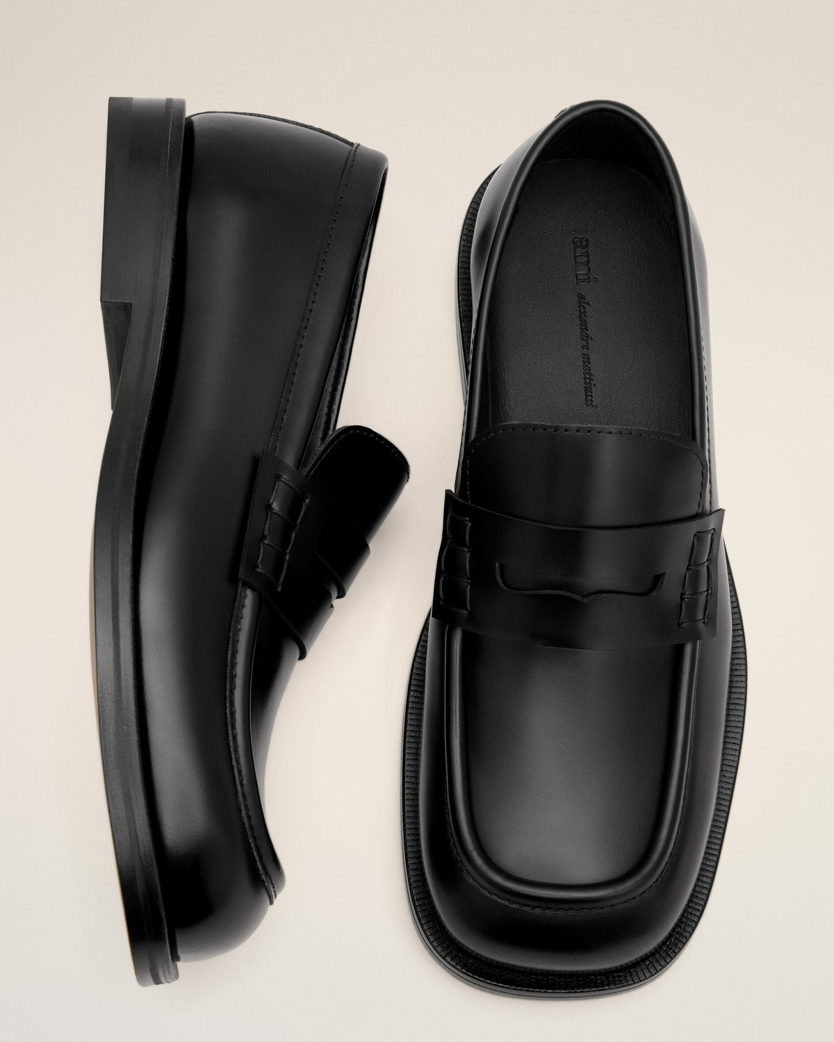 AMI PARIS BLACK COW LEATHER LOAFERS — vista 10