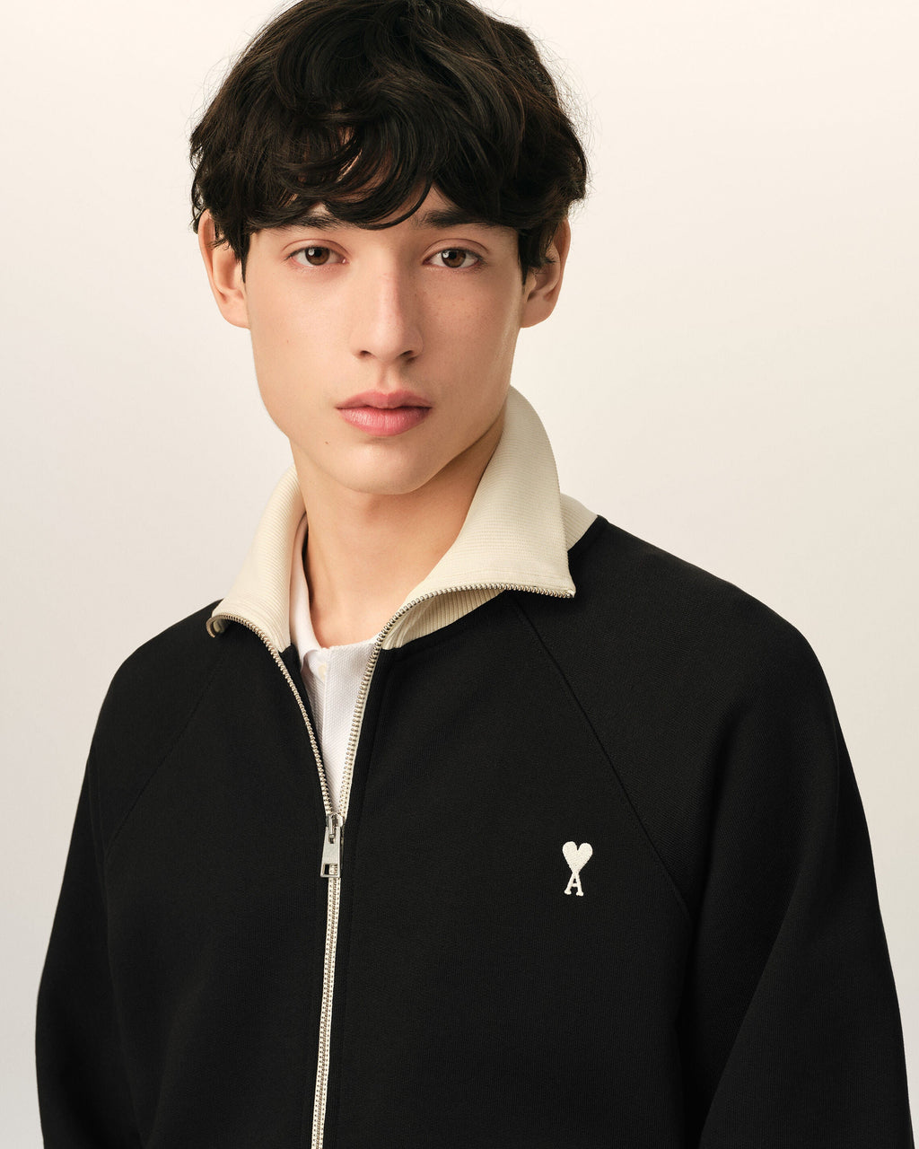 AMI PARIS BLACK ZIPPED COTTON SWEATSHIRT WITH AMI DE COEUR — vista 4