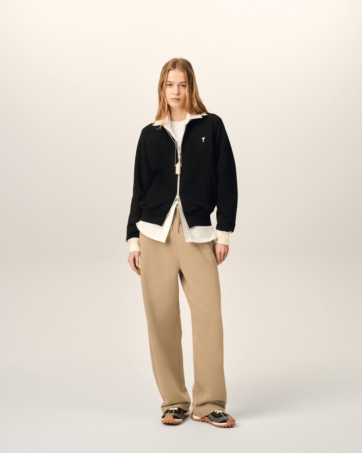 AMI PARIS BLACK ZIPPED COTTON SWEATSHIRT WITH AMI DE COEUR — vista 9