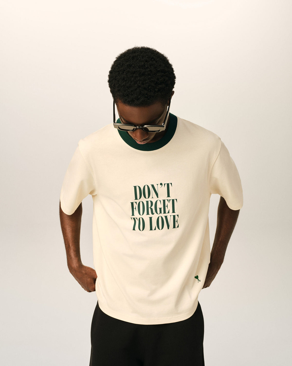 AMI PARIS ECRU PRINTED COTTON "DON'T FORGET TO LOVE" T-SHIRT — vista 2
