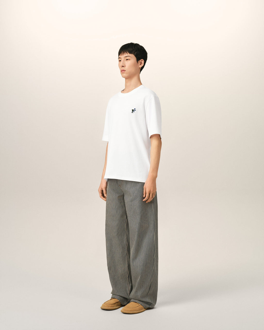 AMI PARIS WHITE COTTON T-SHIRT WITH AMI DE COEUR TULIP — vista 6