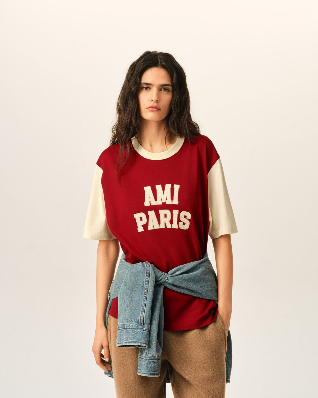 AMI PARIS RED COTTON T-SHIRT WITH AMI PARIS EMBROIDERY — vista 9