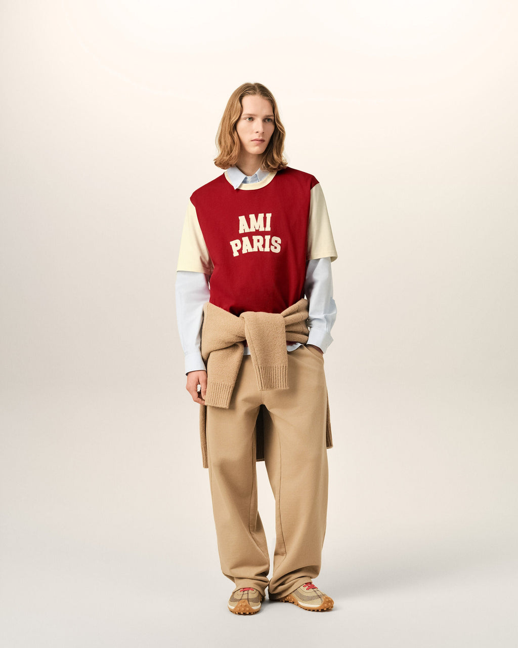 AMI PARIS RED COTTON T-SHIRT WITH AMI PARIS EMBROIDERY — vista 3