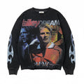 Sudadera negra de manga larga The Hype Company con estampado gráfico de futbolista y detalles de llamas en las mangas.