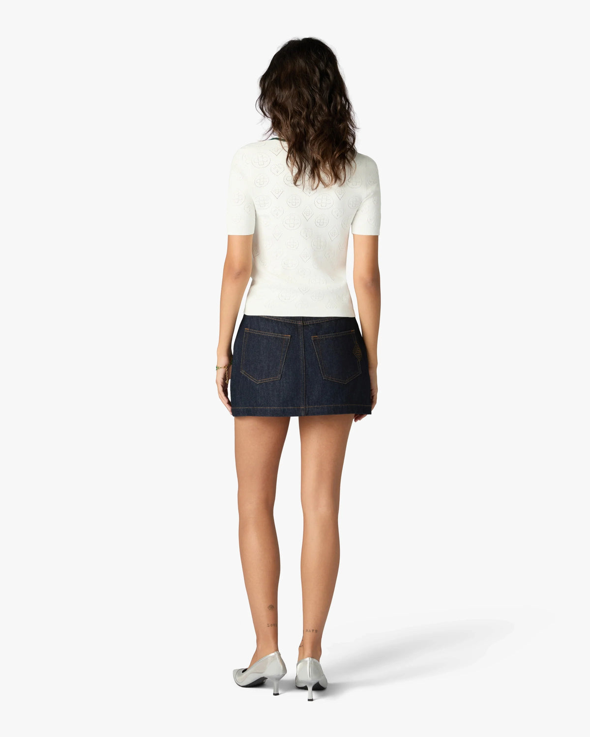 CASABLANCA WHITE POINTELLE MONOGRAM SHORT SLEEVE CROPPED POLO SHIRT — vista 3