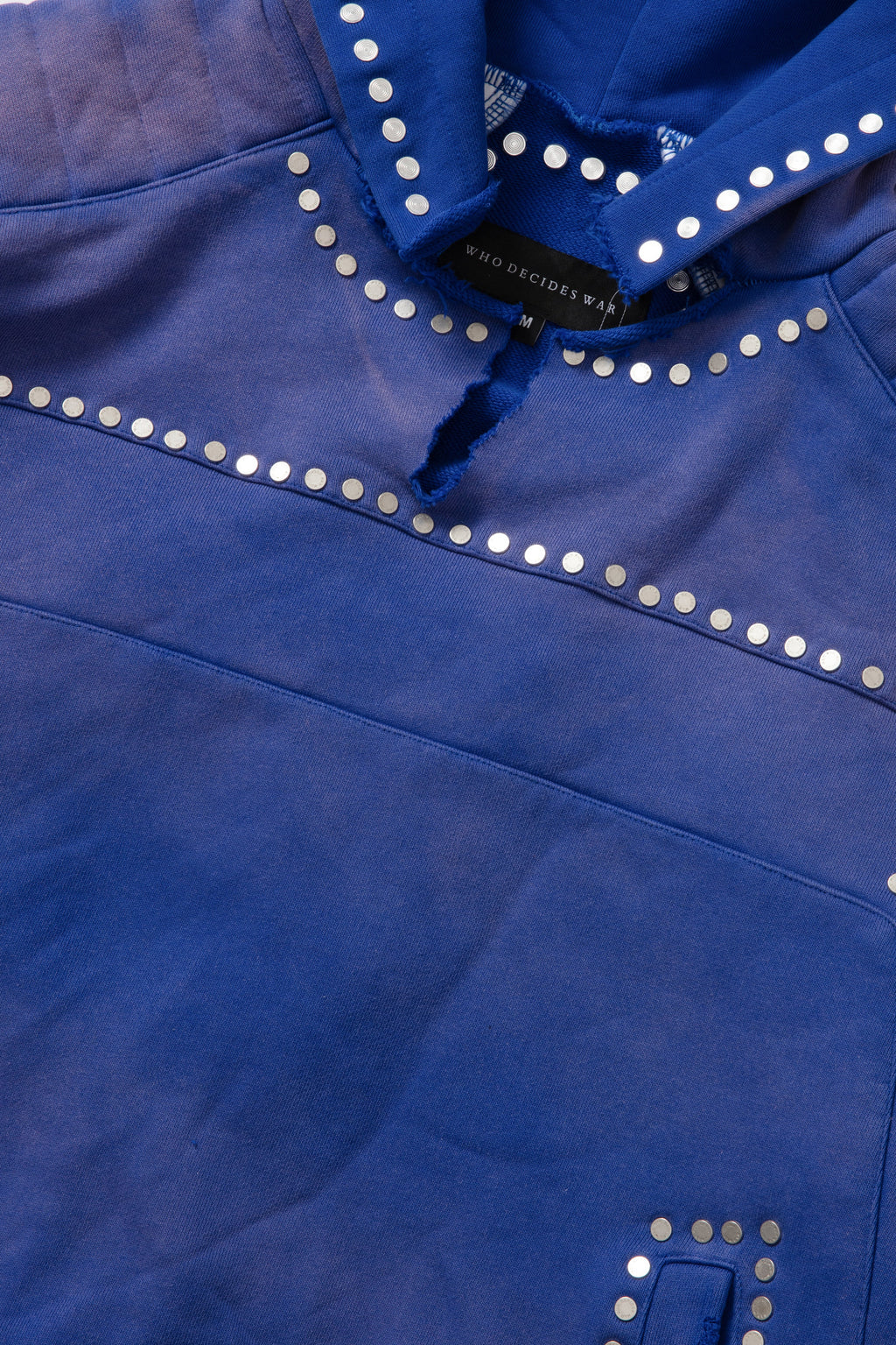 WHO DECIDES WAR HARDWARE AMOUR HOODED PULLOVER — vista 2