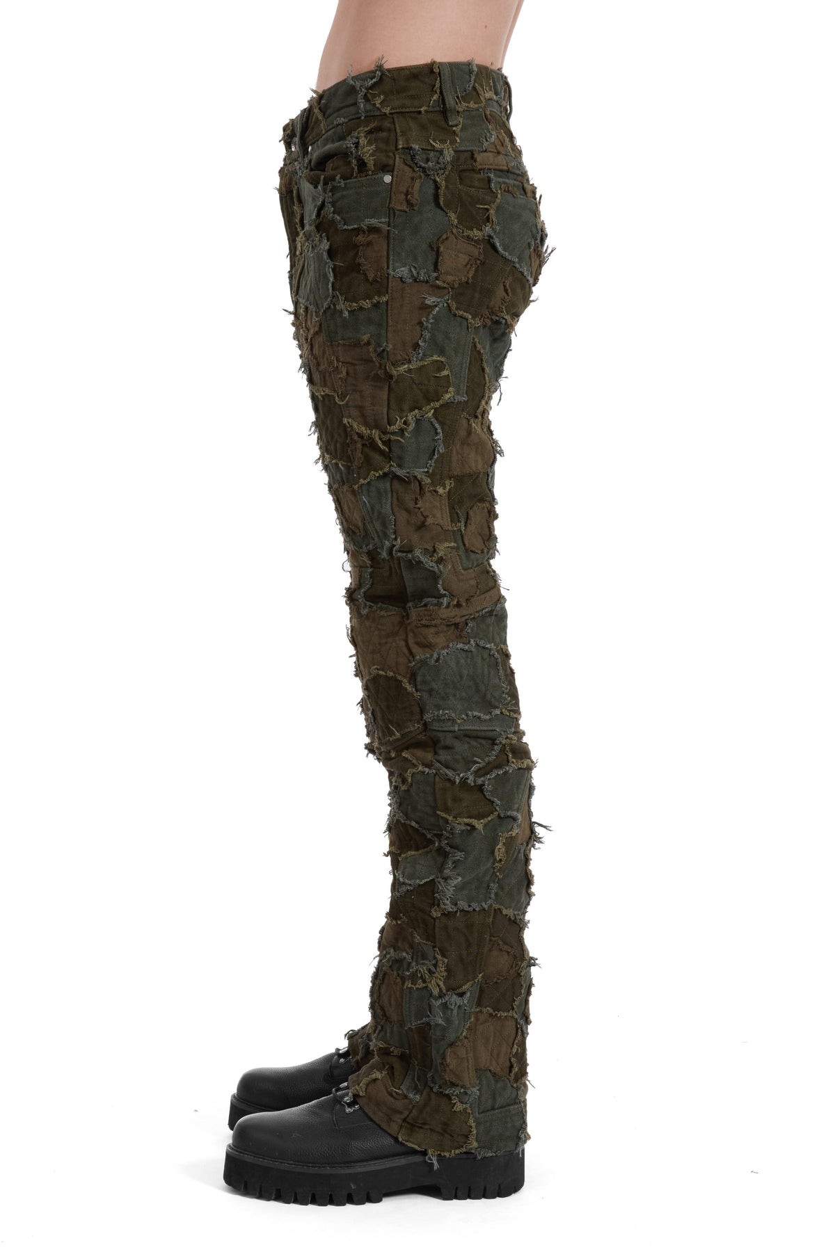 WHO DECIDES WAR FIELD CAMO MOTO PANTS — vista 5