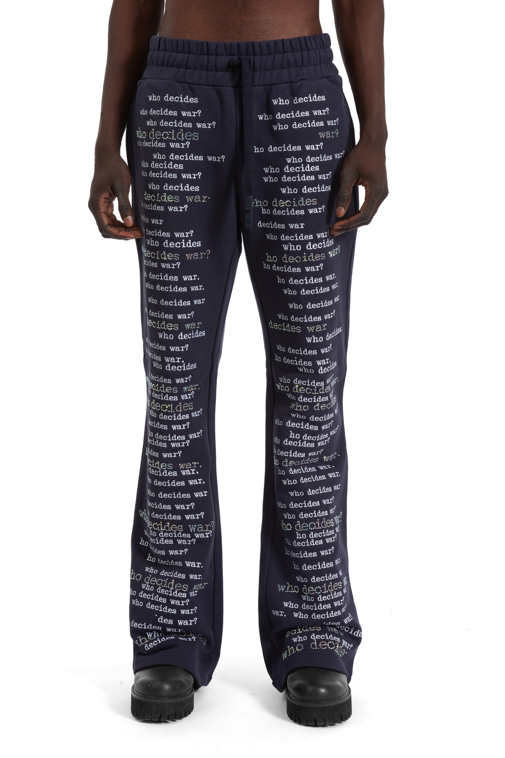 WHO DECIDES WAR WDW SCRIPTURE SWEATPANTS — vista 3