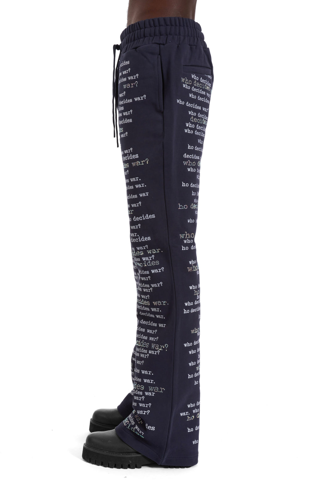 WHO DECIDES WAR WDW SCRIPTURE SWEATPANTS — vista 5