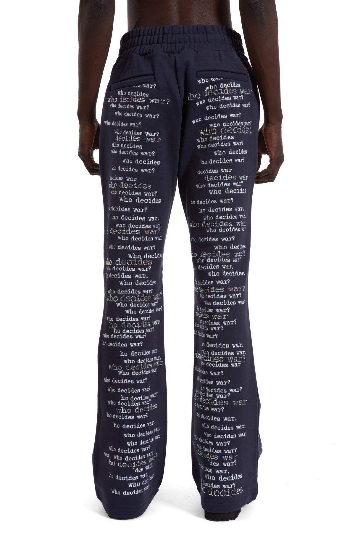WHO DECIDES WAR WDW SCRIPTURE SWEATPANTS — vista 6