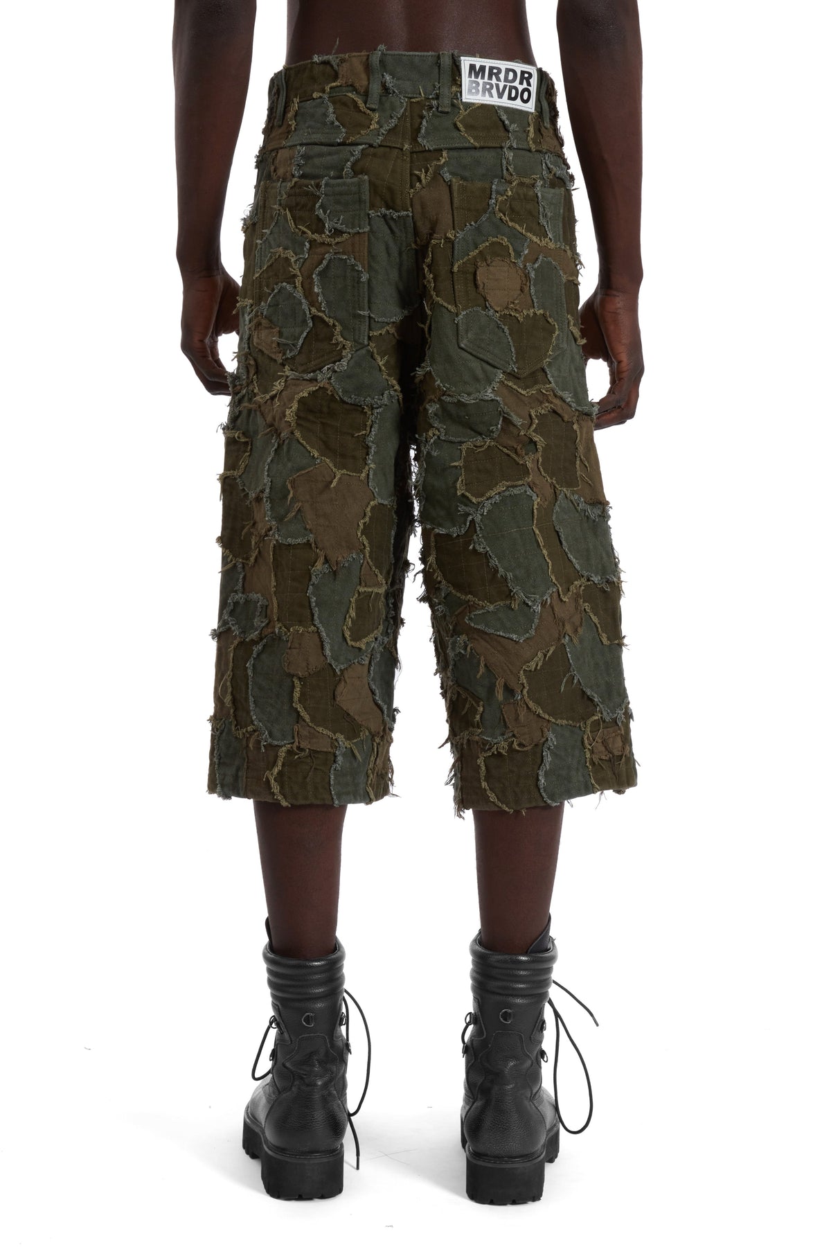 WHO DECIDES WAR FIELD CAMO CARGO SHORT — vista 6