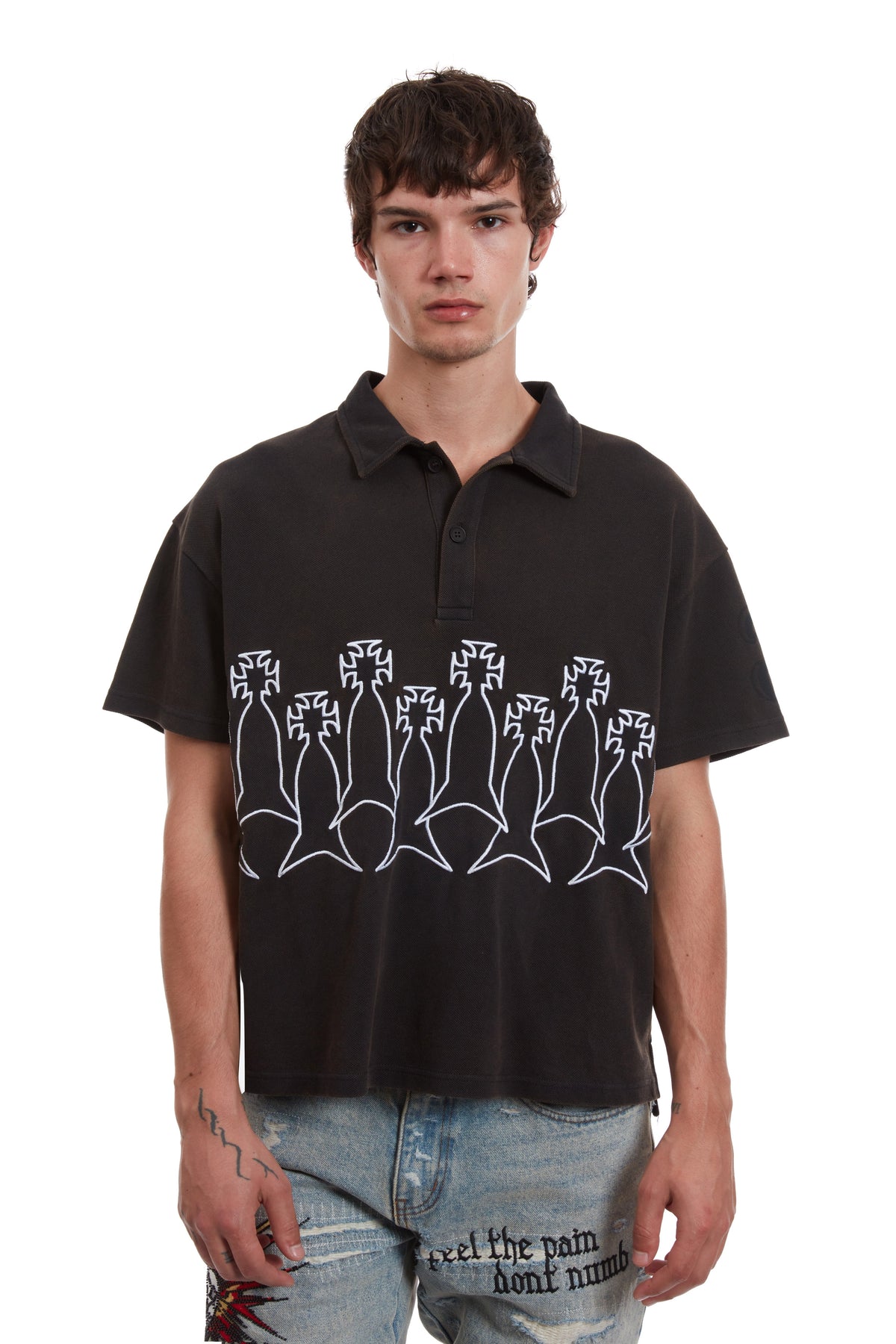 WHO DECIDES WAR CRUCIFORM POLO — vista 4