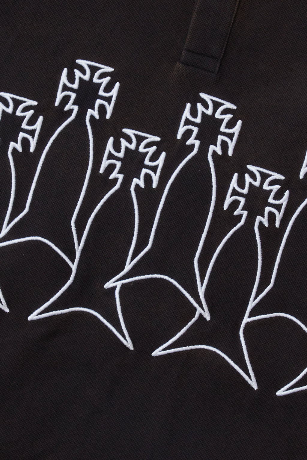 WHO DECIDES WAR CRUCIFORM POLO — vista 3