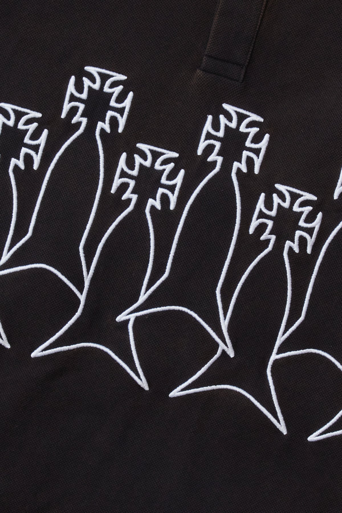 WHO DECIDES WAR CRUCIFORM POLO — vista 3