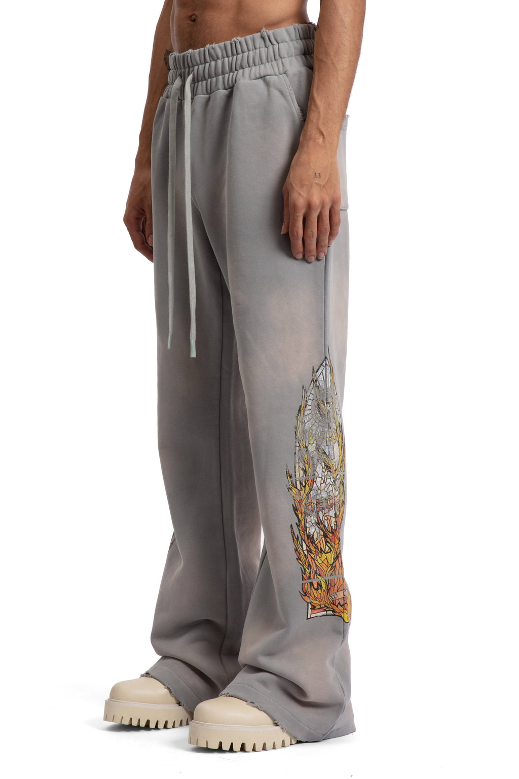 WHO DECIDES WAR FADED FLAME GLASS SWEATPANT — vista 4