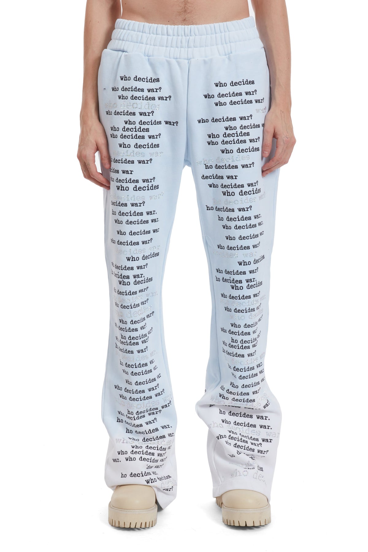 WHO DECIDES WAR WDW SCRIPTURE SWEATPANTS — vista 3