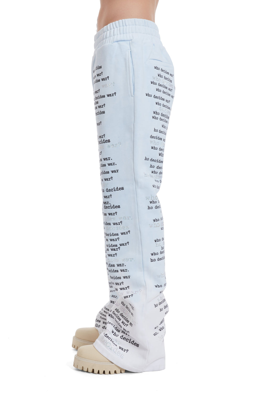 WHO DECIDES WAR WDW SCRIPTURE SWEATPANTS — vista 5