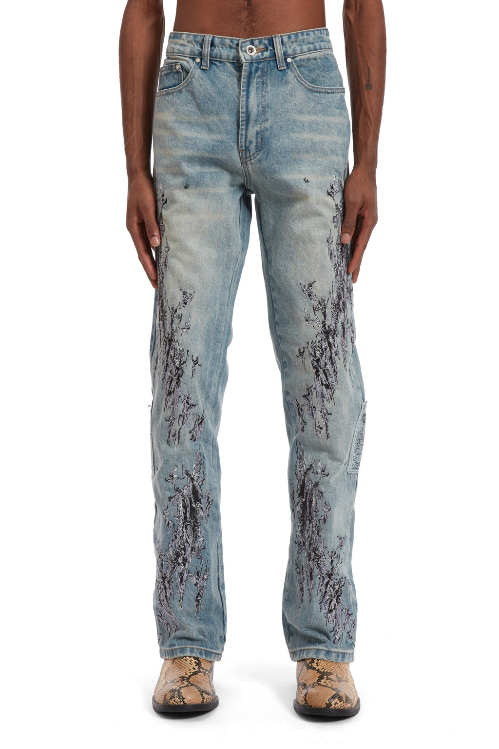 WHO DECIDES WAR SCRATCHED DENIM — vista 3