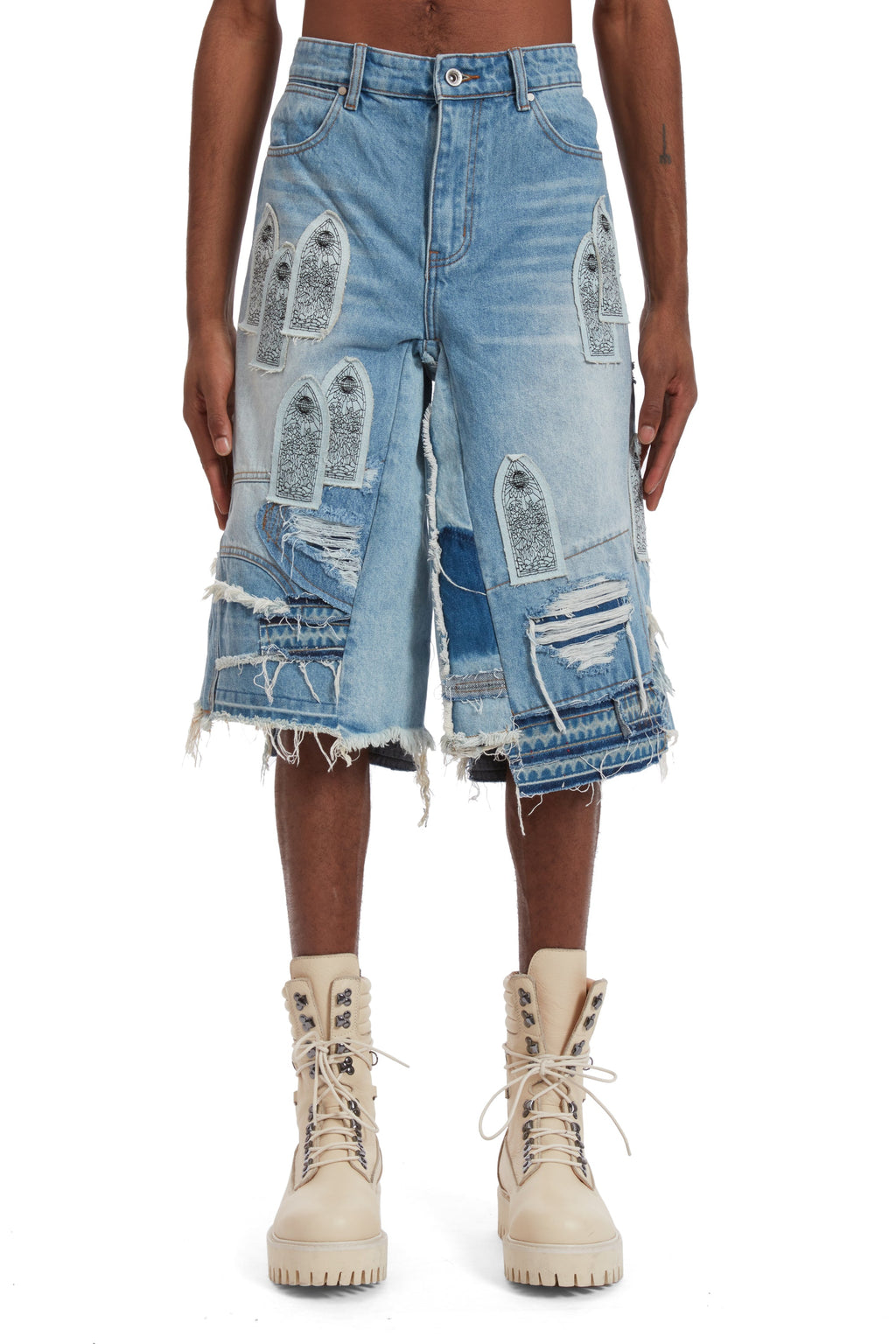 WHO DECIDES WAR PATCHED ARCH BLOWOUT DENIM SHORT — vista 3