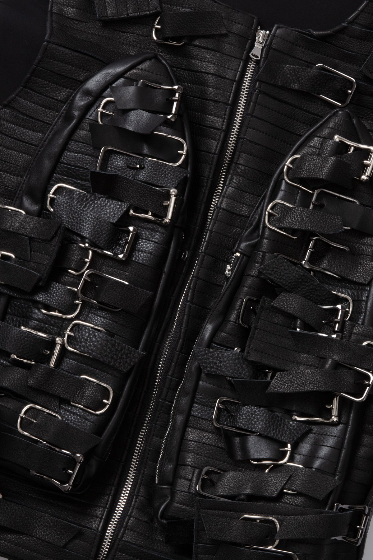 WHO DECIDES WAR ULTRA BELT VEST — vista 2