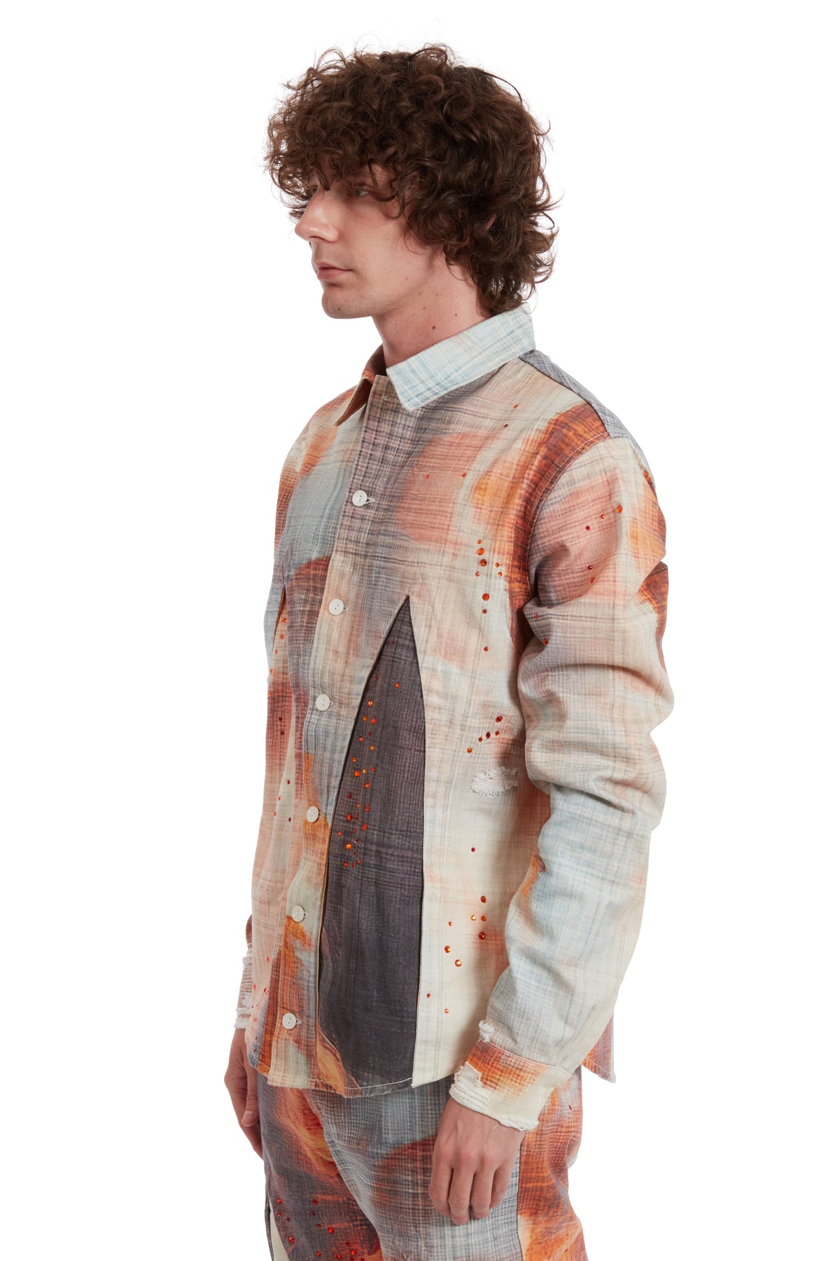 WHO DECIDES WAR HOLLOW GLASS SUNFIRE BUTTON UP — vista 4