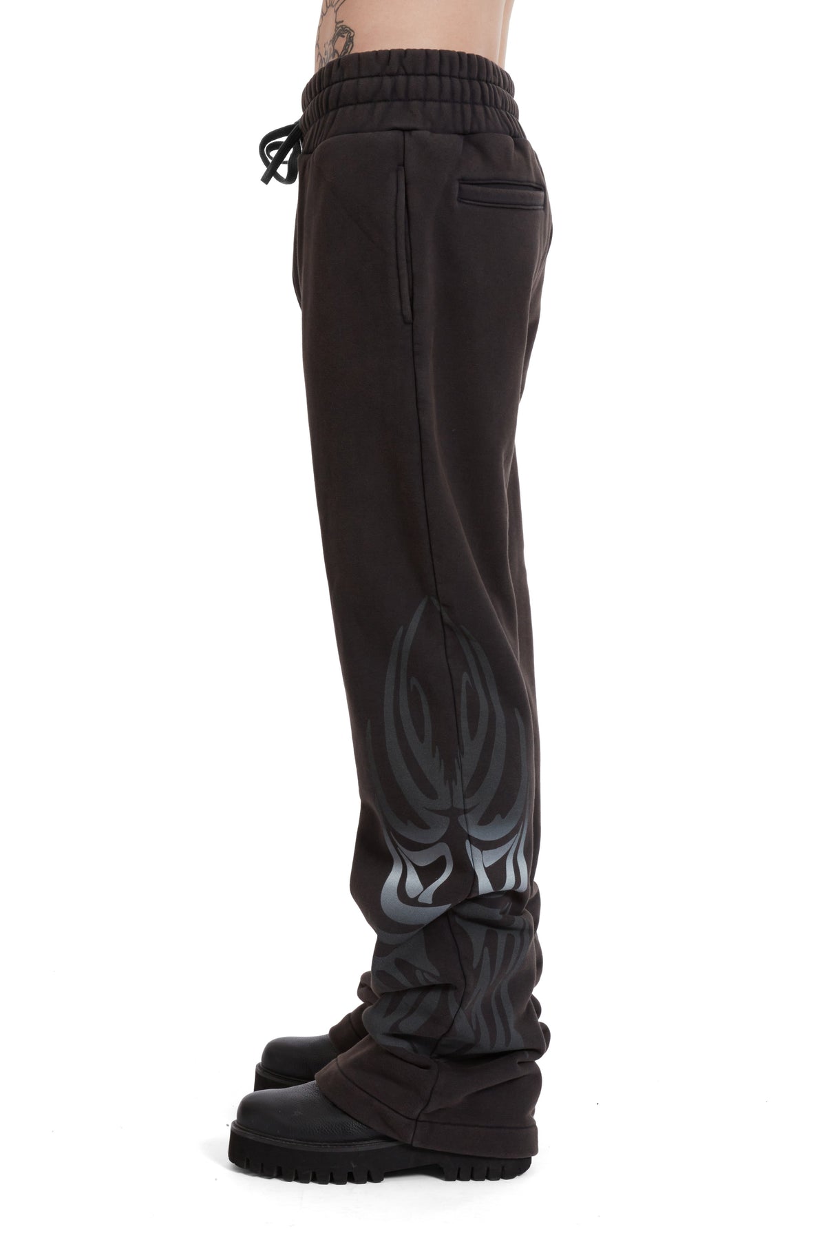 WHO DECIDES WAR WINGED SWEATPANT — vista 5