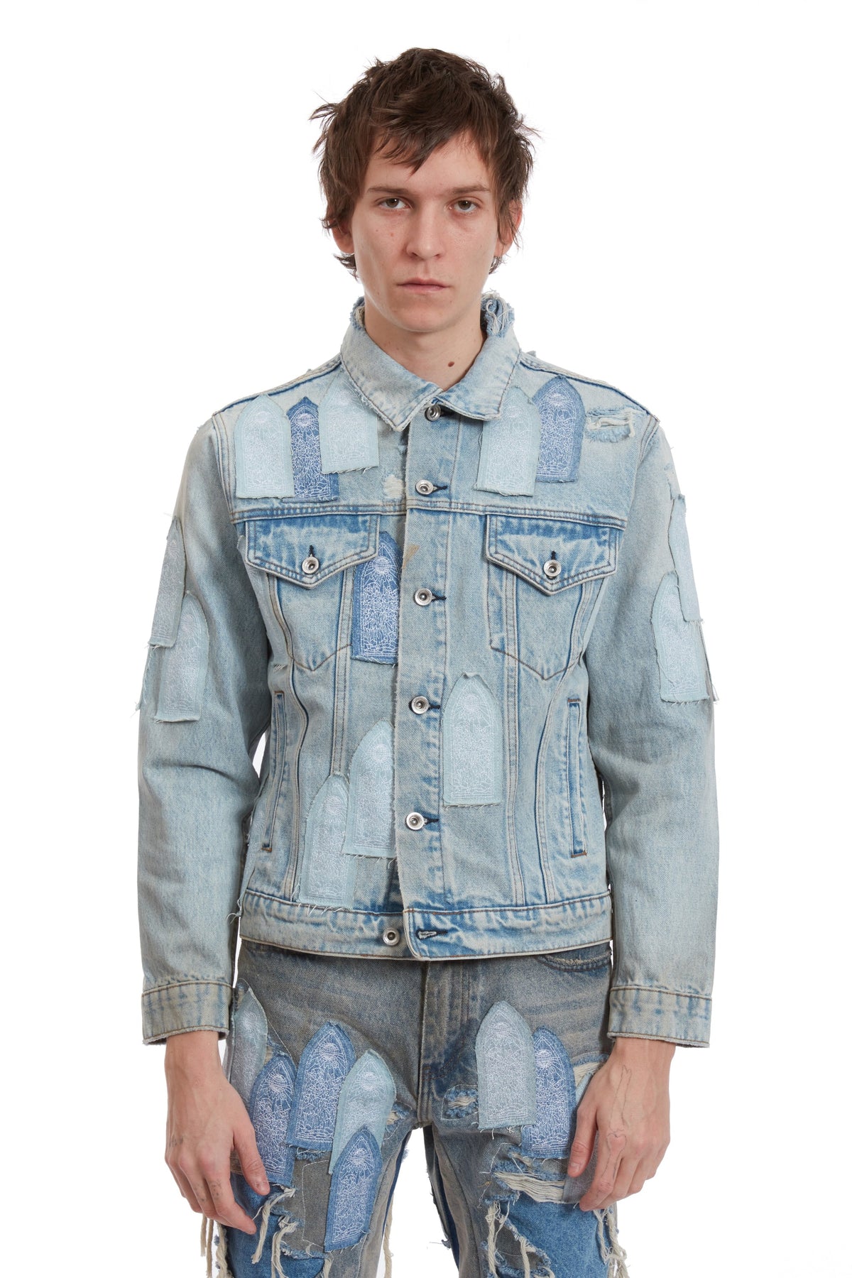 WHO DECIDES WAR PATCHED ARCH DENIM JACKET — vista 3