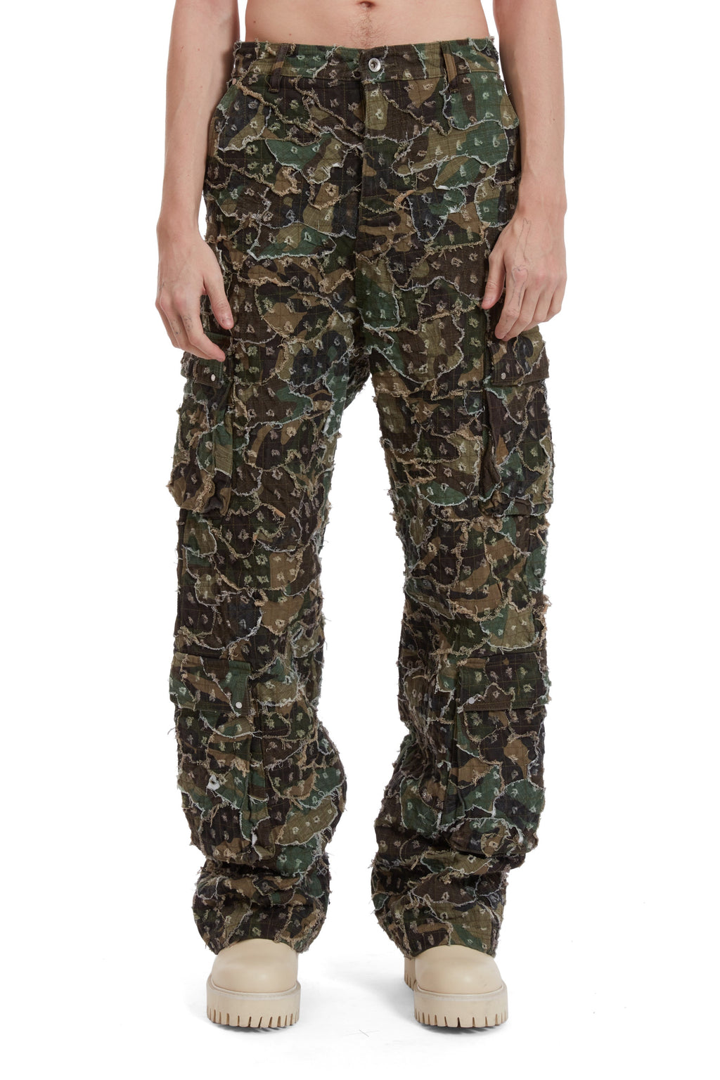 WHO DECIDES WAR MICRO DISTRESSED CARGO PANT — vista 3