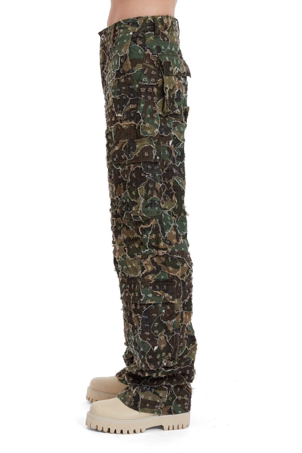 WHO DECIDES WAR MICRO DISTRESSED CARGO PANT — vista 5