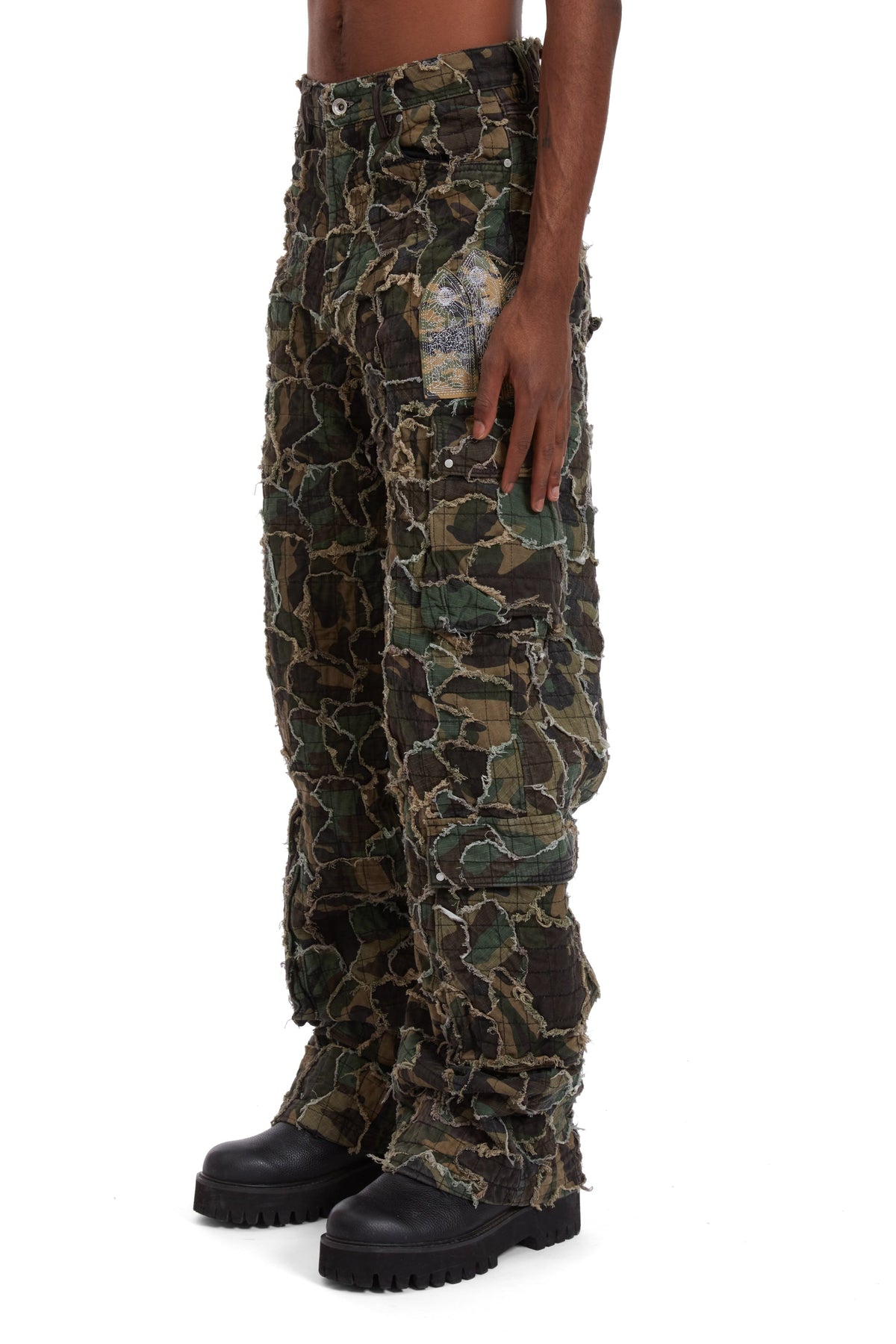 WHO DECIDES WAR WASHED CAMO CARGO PANT — vista 4
