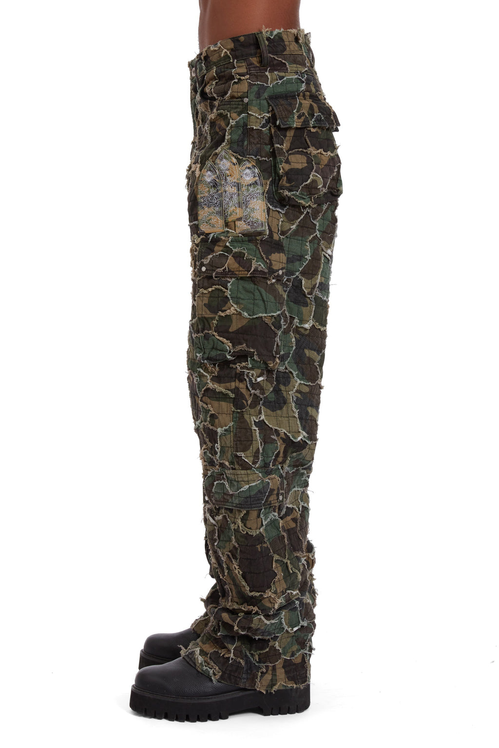 WHO DECIDES WAR WASHED CAMO CARGO PANT — vista 5