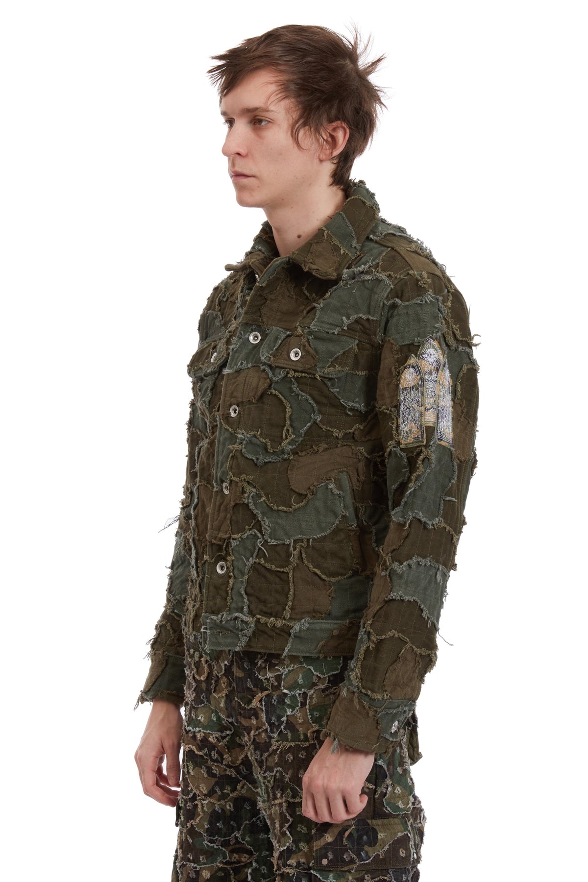 WHO DECIDES WAR FIELD CAMO TRUCKER JACKET — vista 4