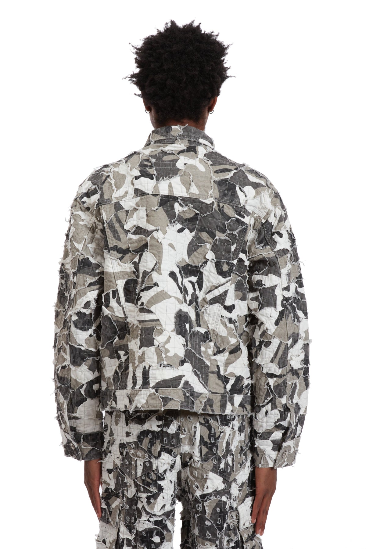 WHO DECIDES WAR CAMO TRUCKER JACKET — vista 6