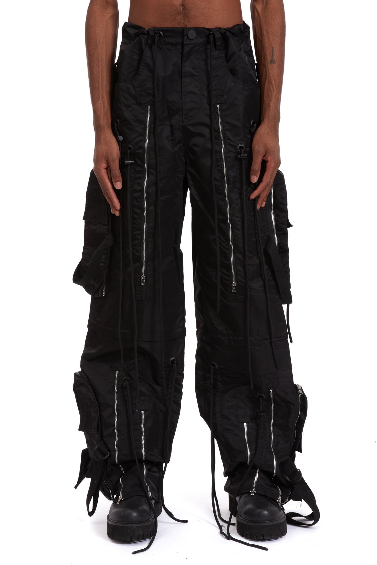 WHO DECIDES WAR STRING THEORY CARGO PANT — vista 3